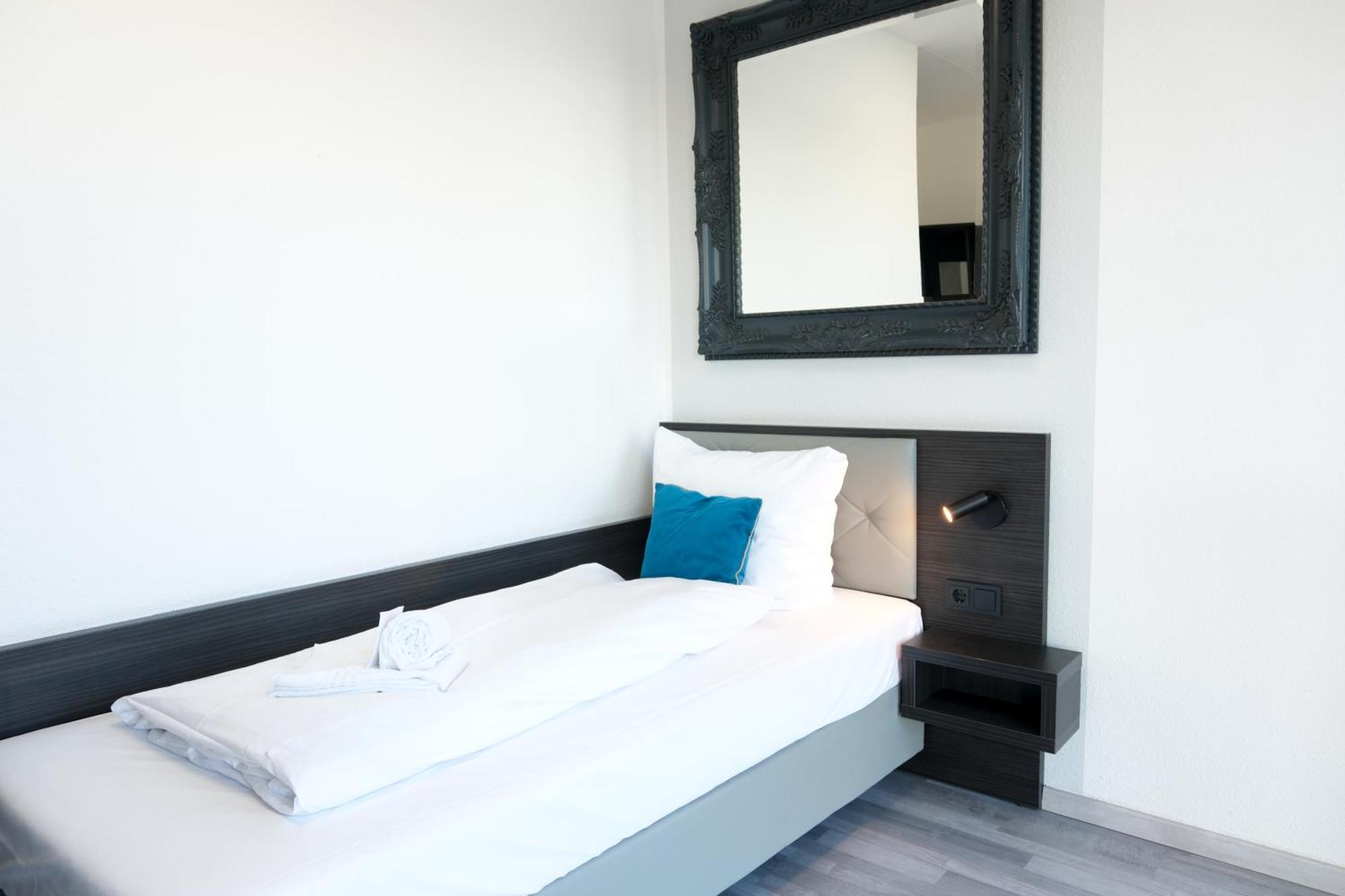 Stargaze Forum Hotel Duesseldorf-Hilden Eksteriør bilde