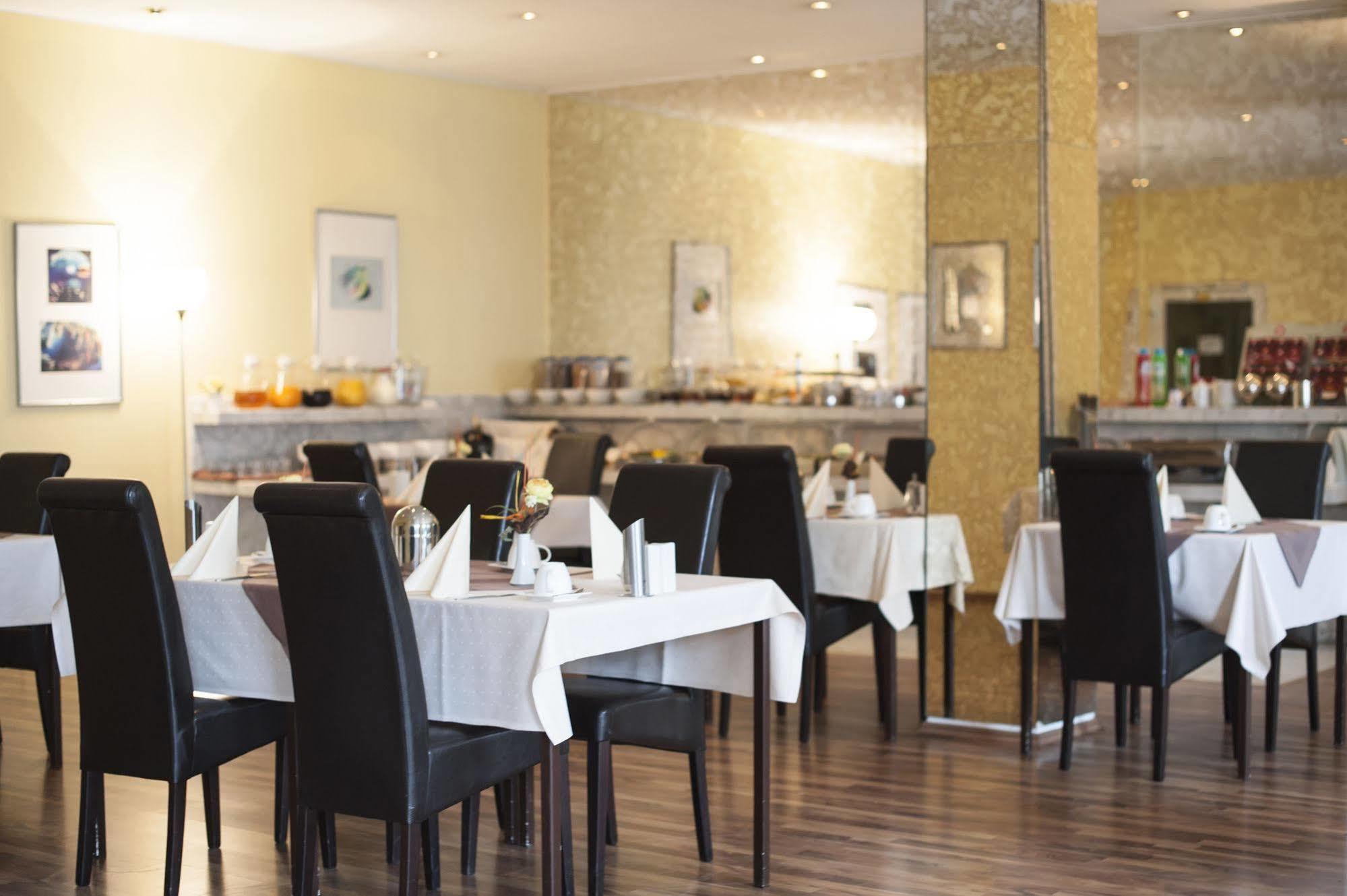 Stargaze Forum Hotel Duesseldorf-Hilden Eksteriør bilde